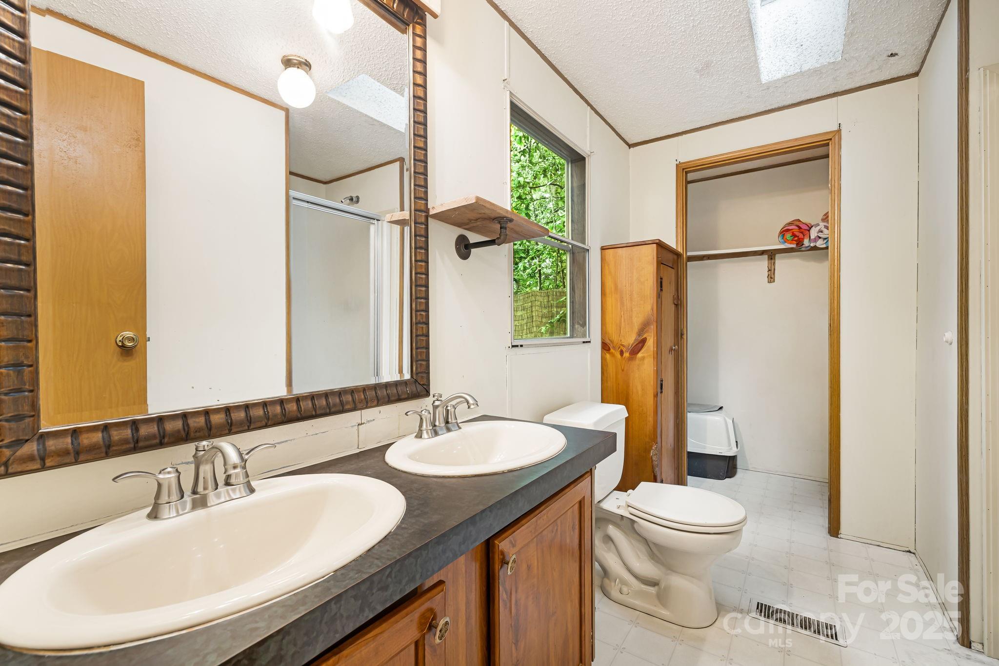 15 Robin Lane Asheville NC 28806