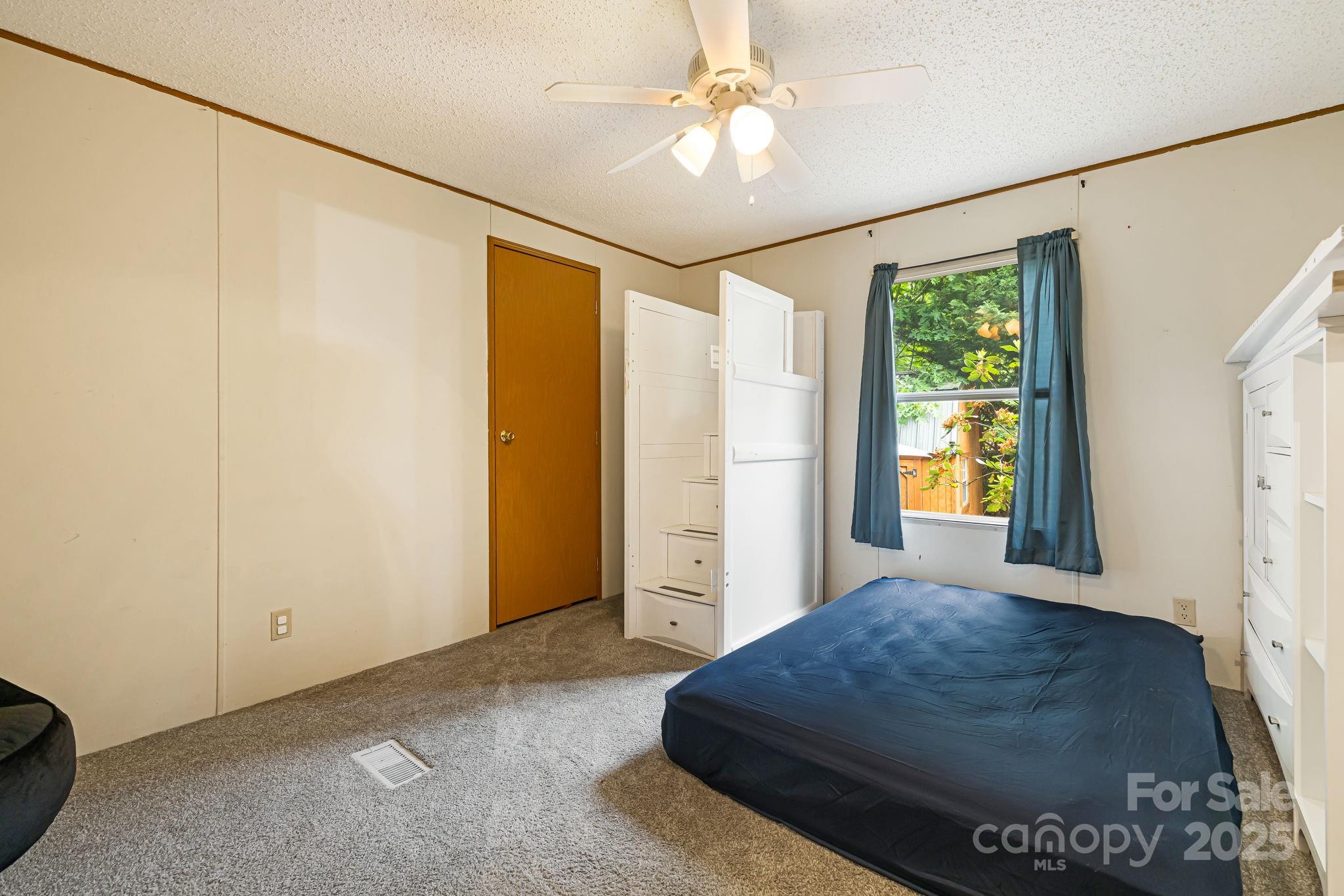 15 Robin Lane Asheville NC 28806