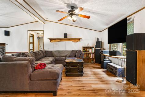 15 Robin Lane Asheville NC 28806