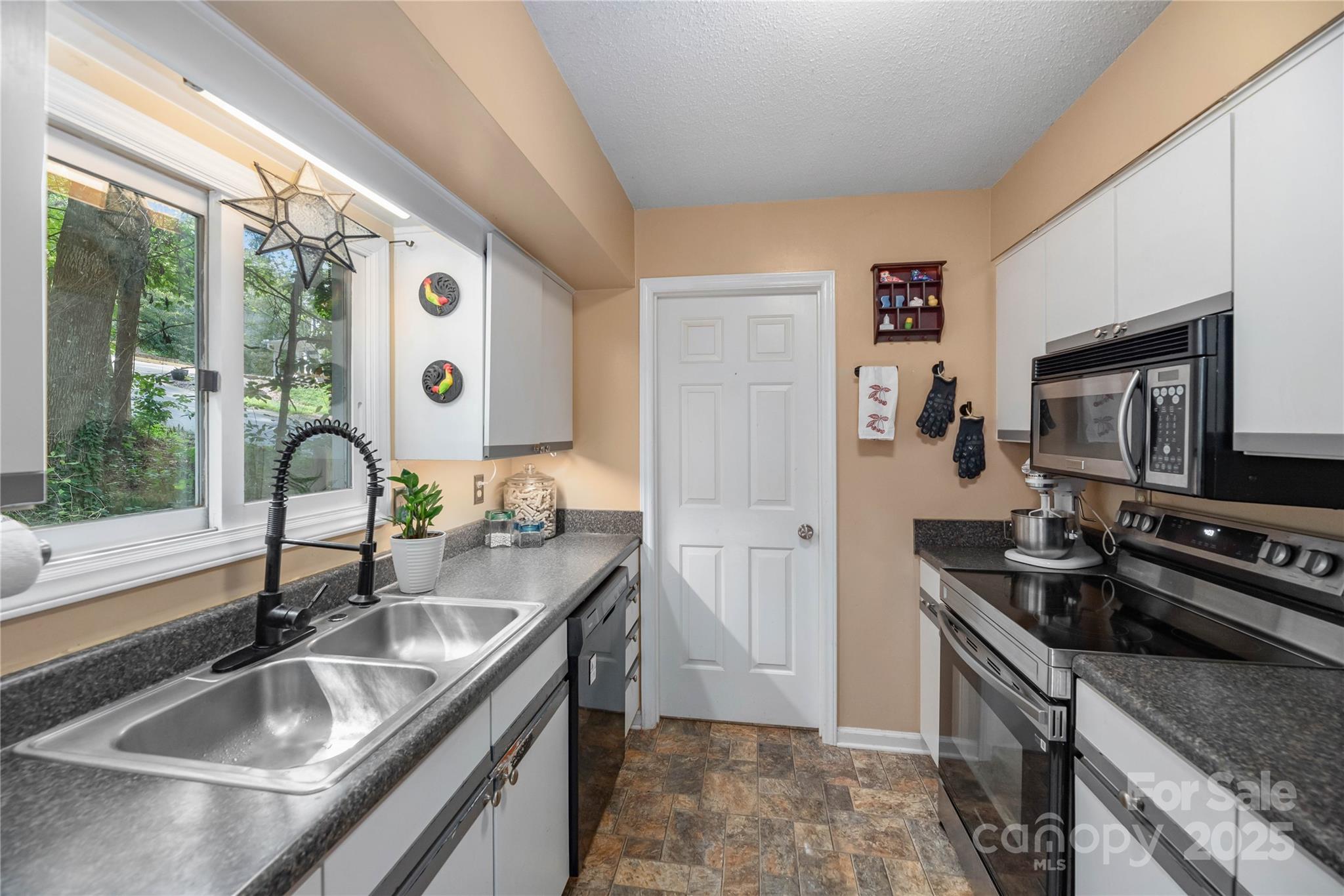 2 Muirfield Court Arden NC 28704