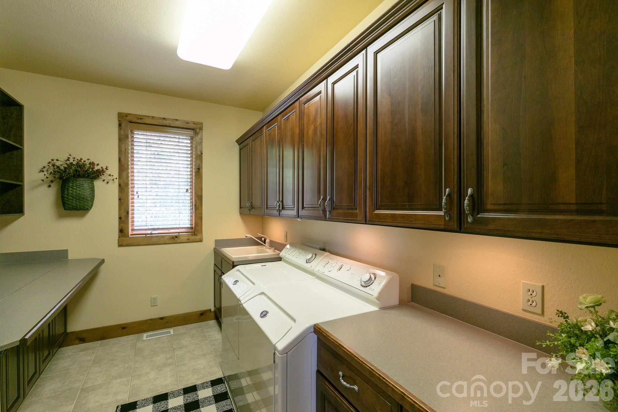 456 Spring House Drive Burnsville NC 28714