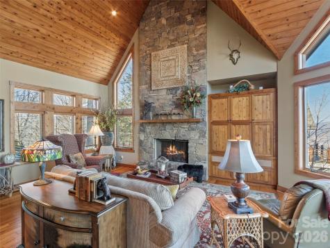 456 Spring House Drive Burnsville NC 28714