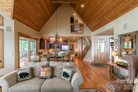 456 Spring House Drive Burnsville NC 28714