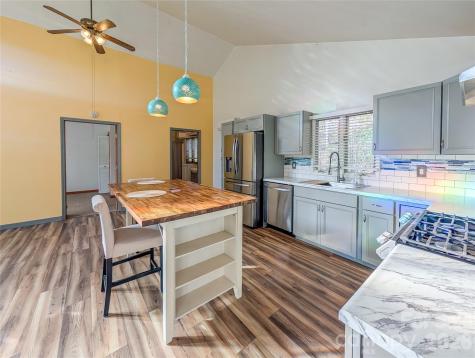 65 Happy Hollow Road Green Mountain NC 28740