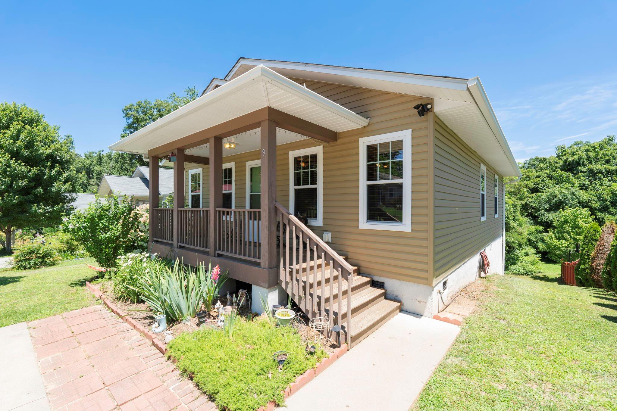 9 Trellis Court Asheville NC 28806