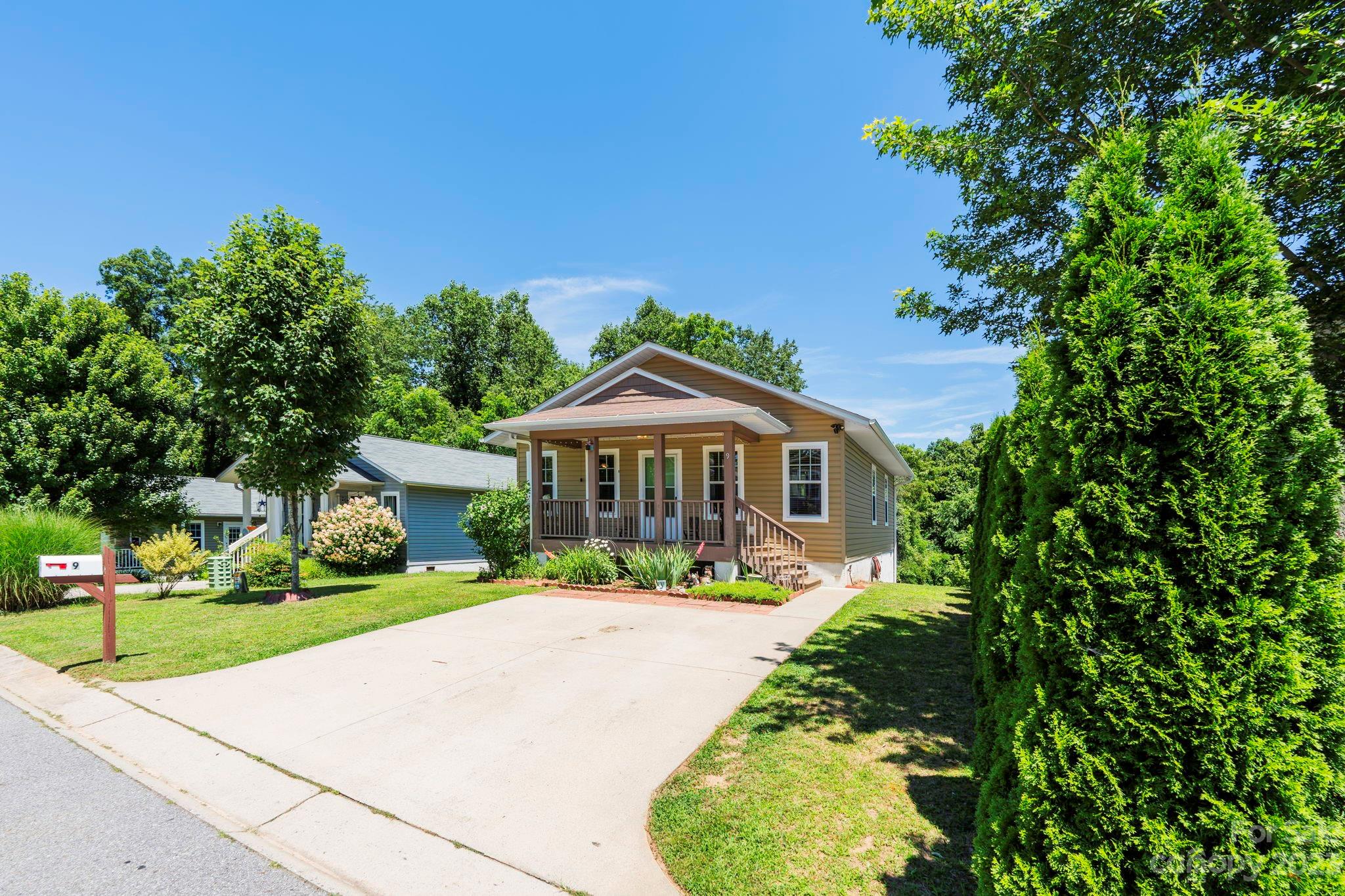9 Trellis Court Asheville NC 28806