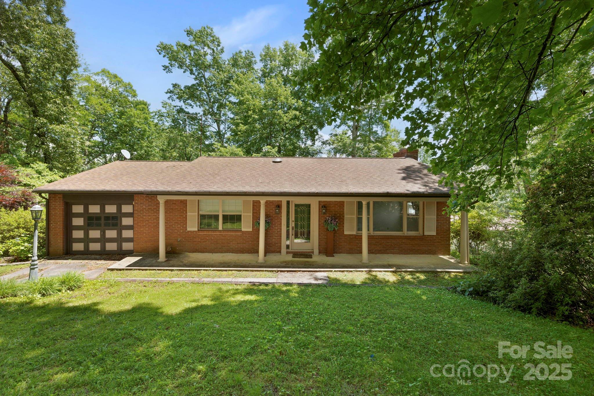 41 Deep Woods Road Mills River NC 28759