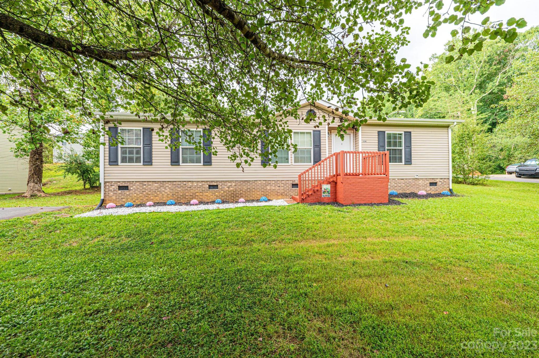 1114 Mcree Heights Circle Newton NC 28658