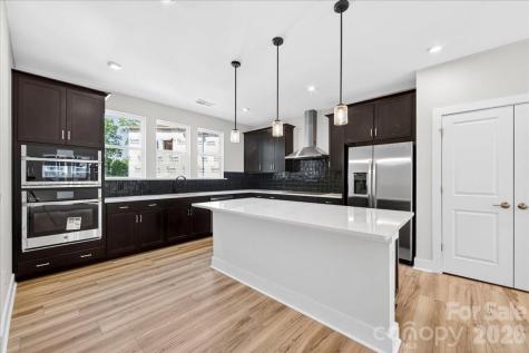 6022 Pivot Court Charlotte NC 28205