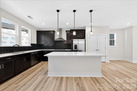 6022 Pivot Court Charlotte NC 28205