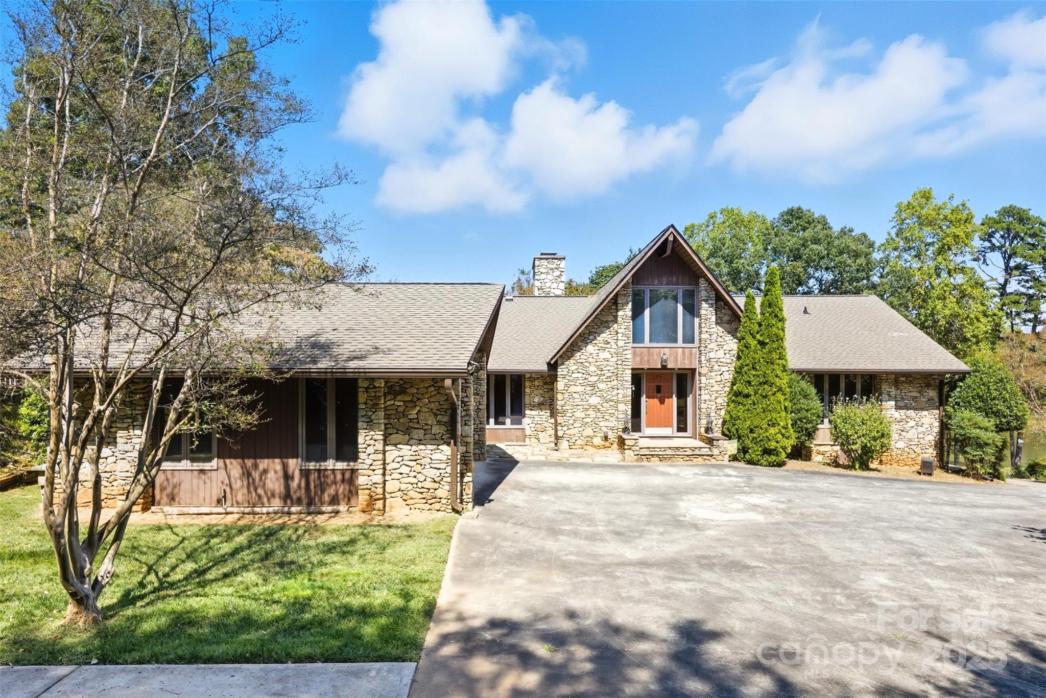 1515 Heatherloch Drive Gastonia NC 28054