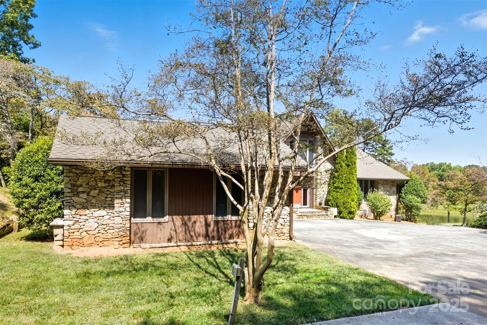 1515 Heatherloch Drive Gastonia NC 28054