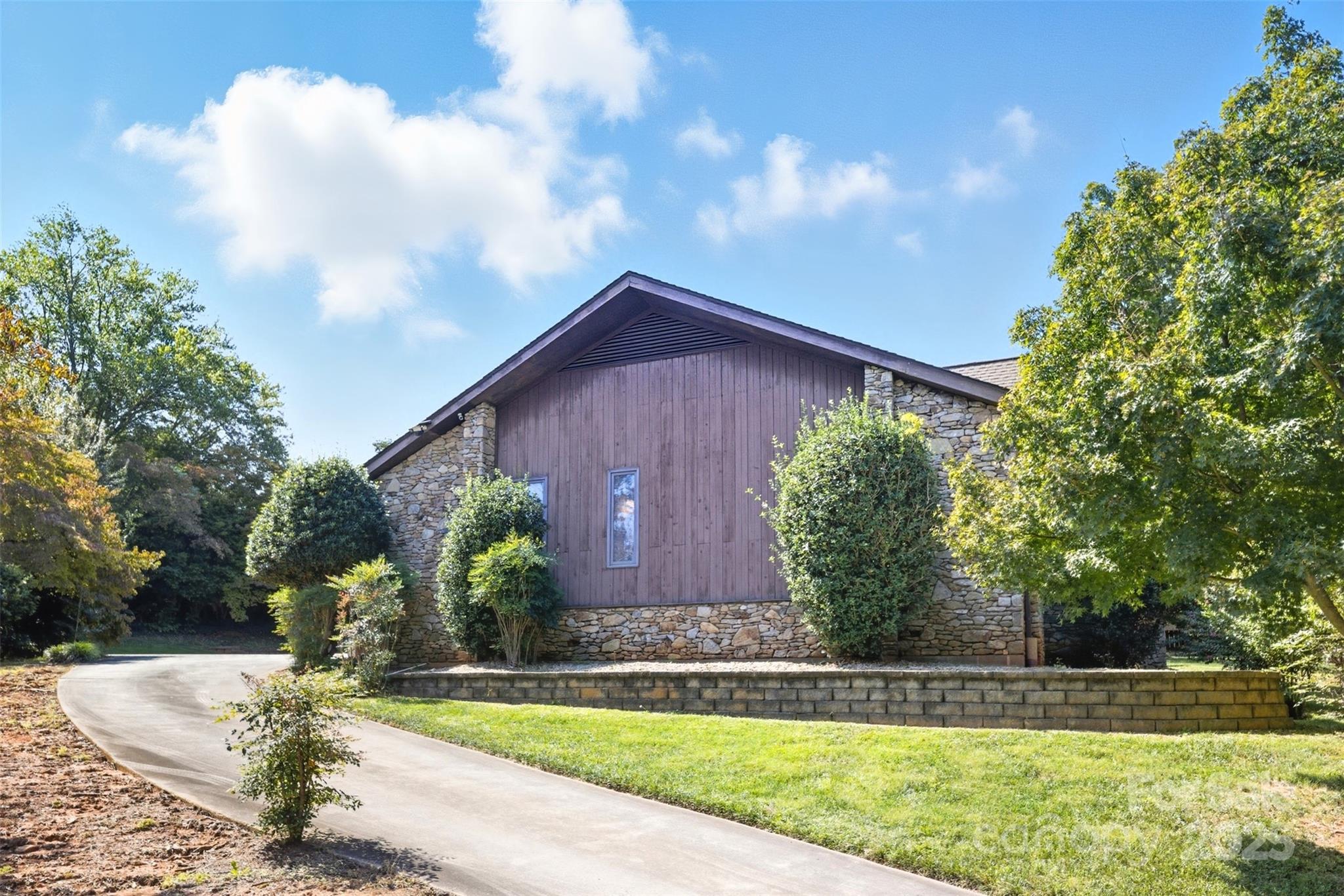 1515 Heatherloch Drive Gastonia NC 28054