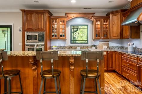 36 Snowshoe Drive Asheville NC 28803