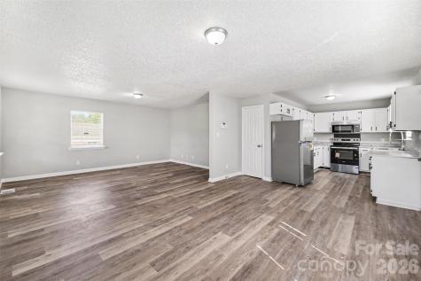 2612 Dundeen Street Charlotte NC 28216
