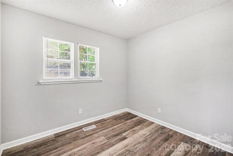 2612 Dundeen Street Charlotte NC 28216