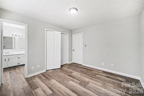 2612 Dundeen Street Charlotte NC 28216