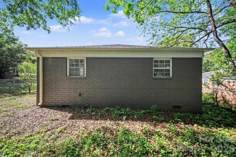 2612 Dundeen Street Charlotte NC 28216