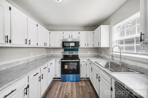 2612 Dundeen Street Charlotte NC 28216