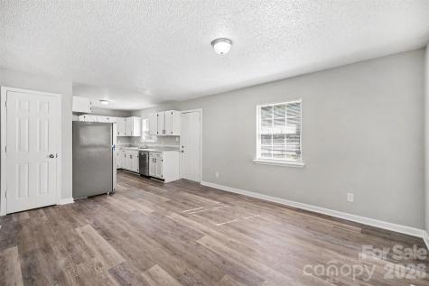 2612 Dundeen Street Charlotte NC 28216