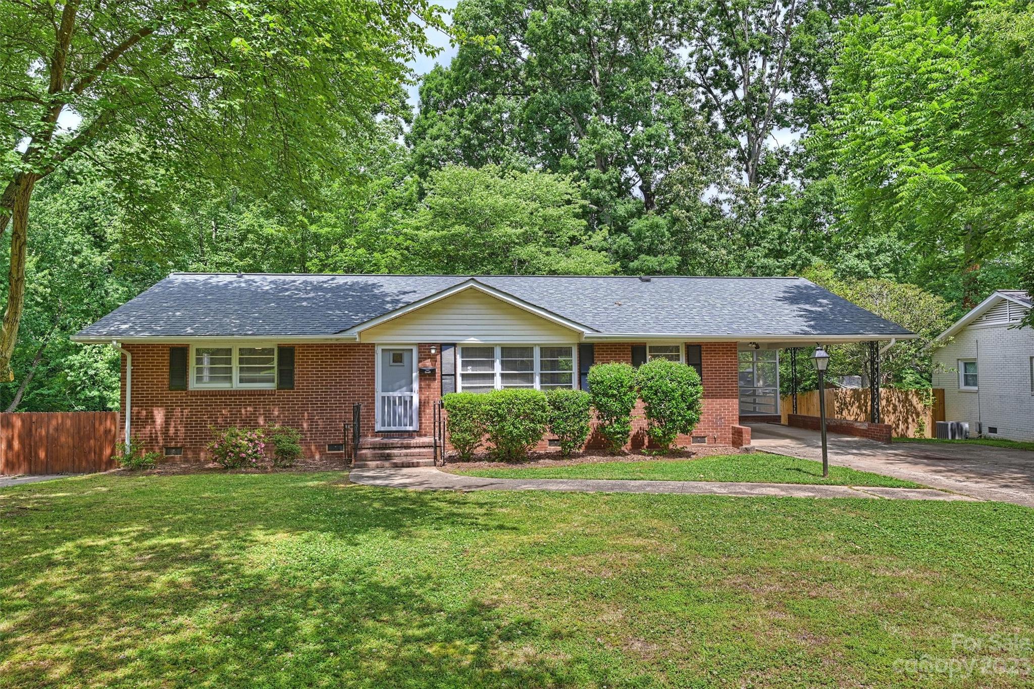 3549 Woodleaf Road Charlotte NC 28205
