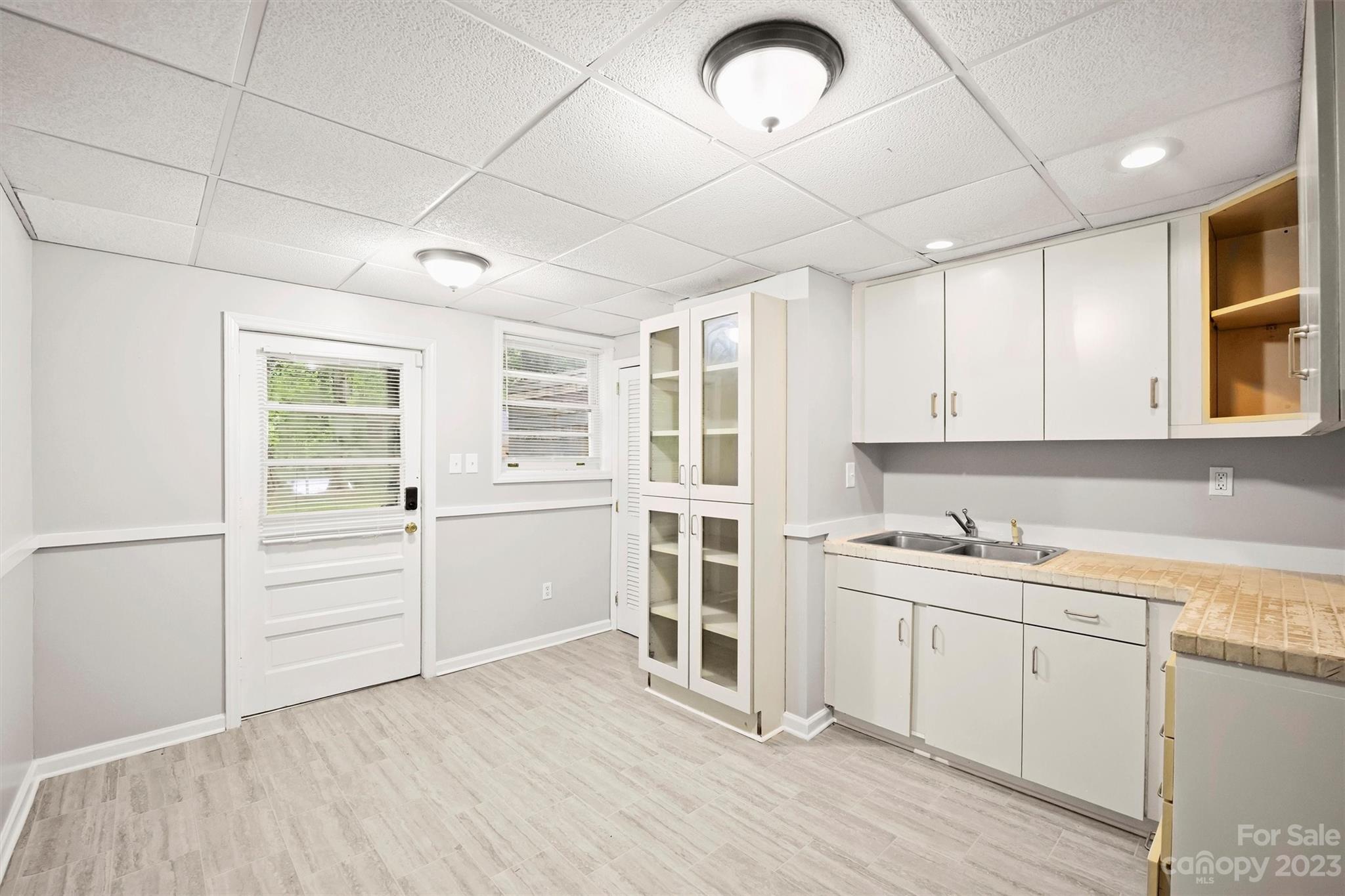 3549 Woodleaf Road Charlotte NC 28205