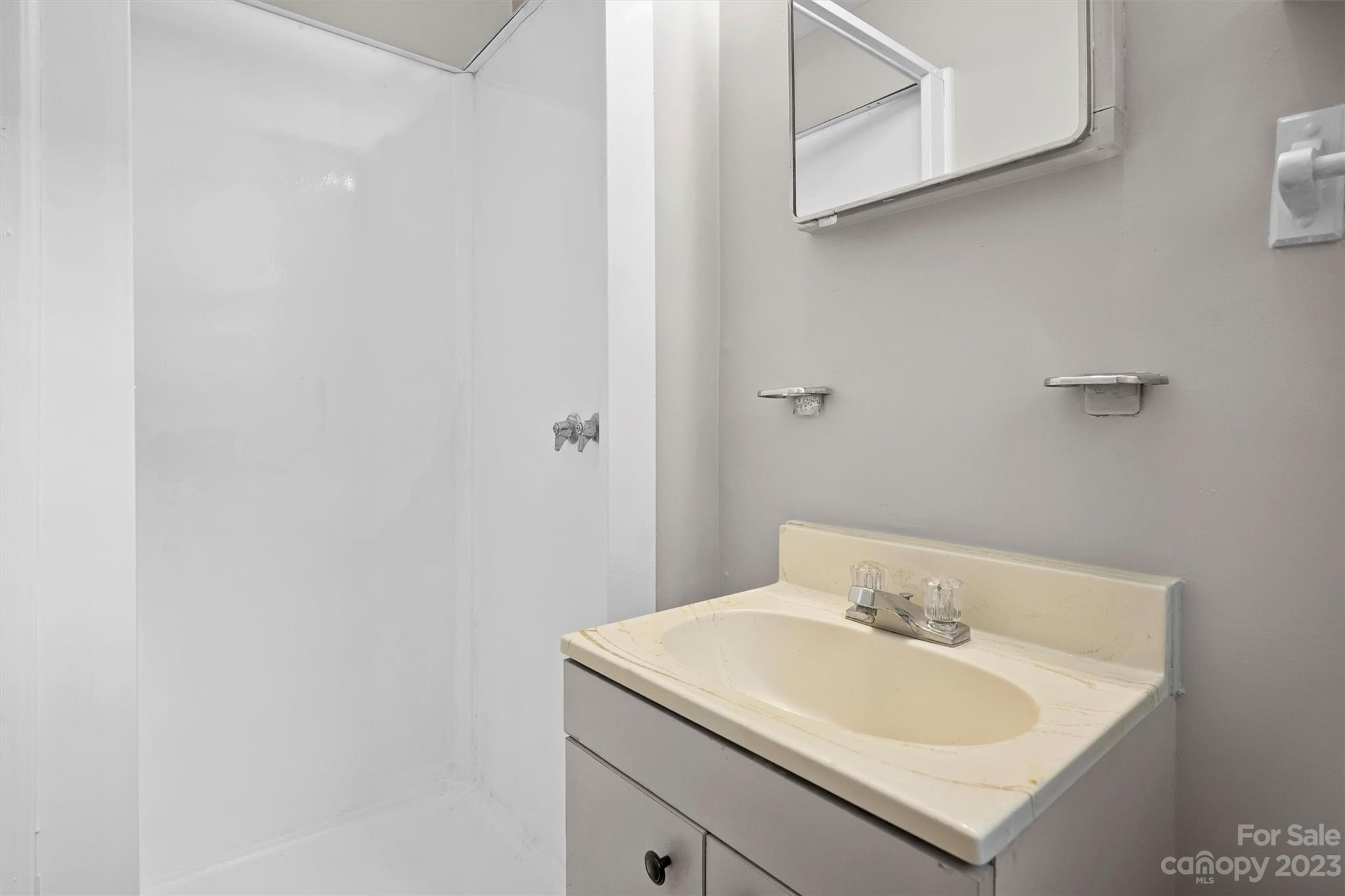 3549 Woodleaf Road Charlotte NC 28205