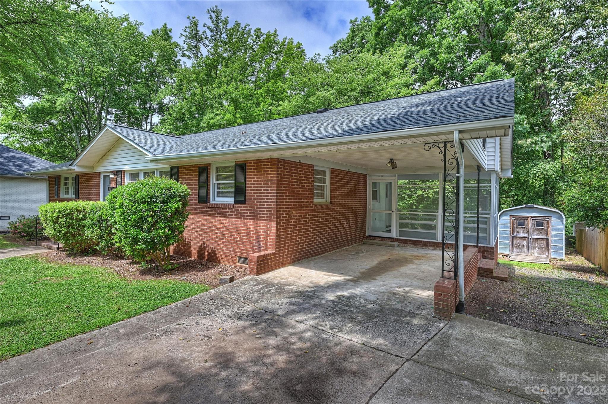 3549 Woodleaf Road Charlotte NC 28205
