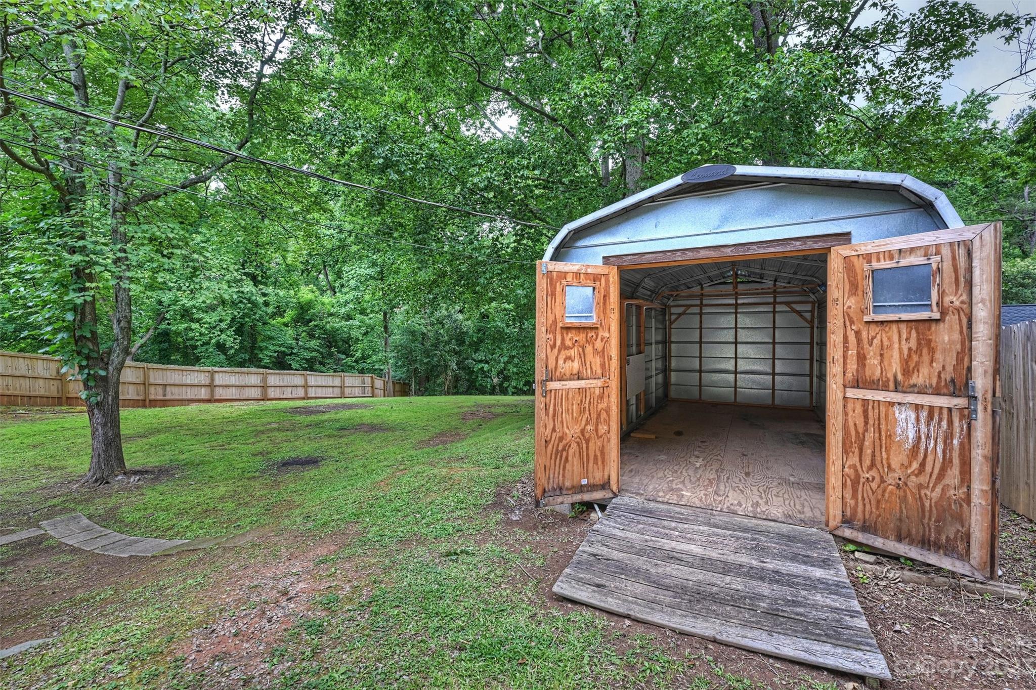 3549 Woodleaf Road Charlotte NC 28205