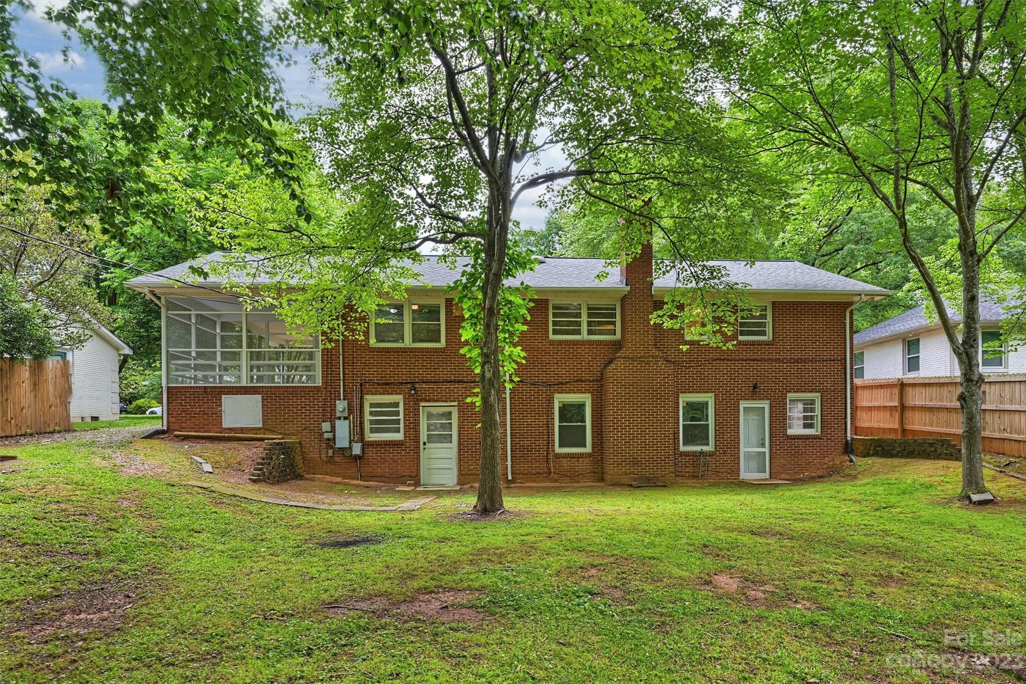 3549 Woodleaf Road Charlotte NC 28205