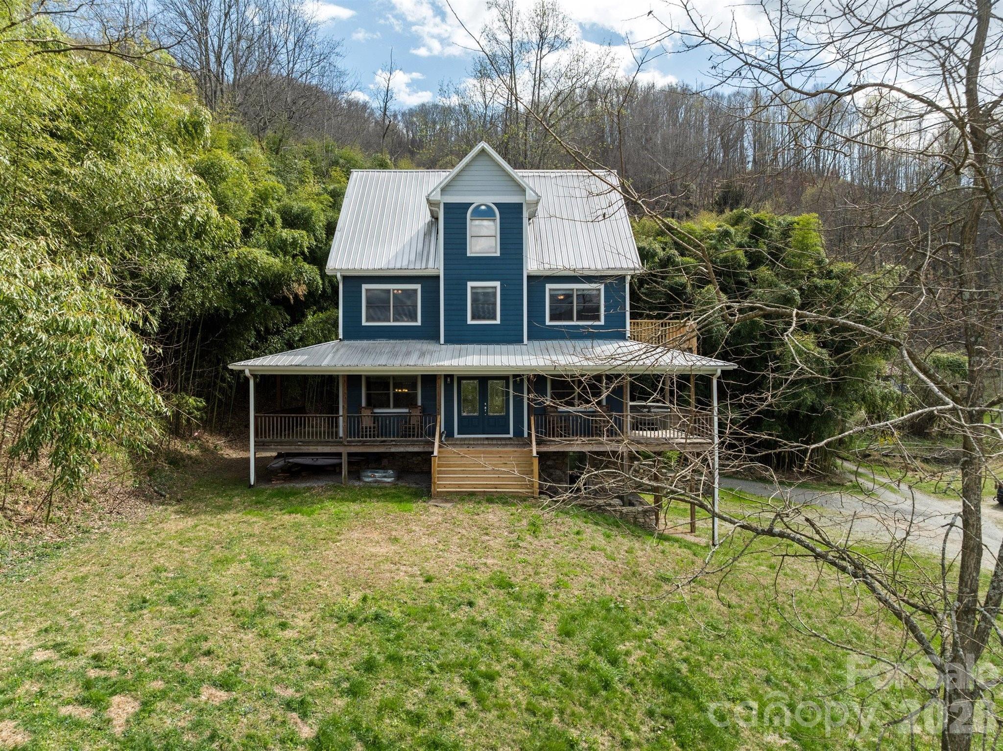 22 Pear Tree Lane Leicester NC 28748