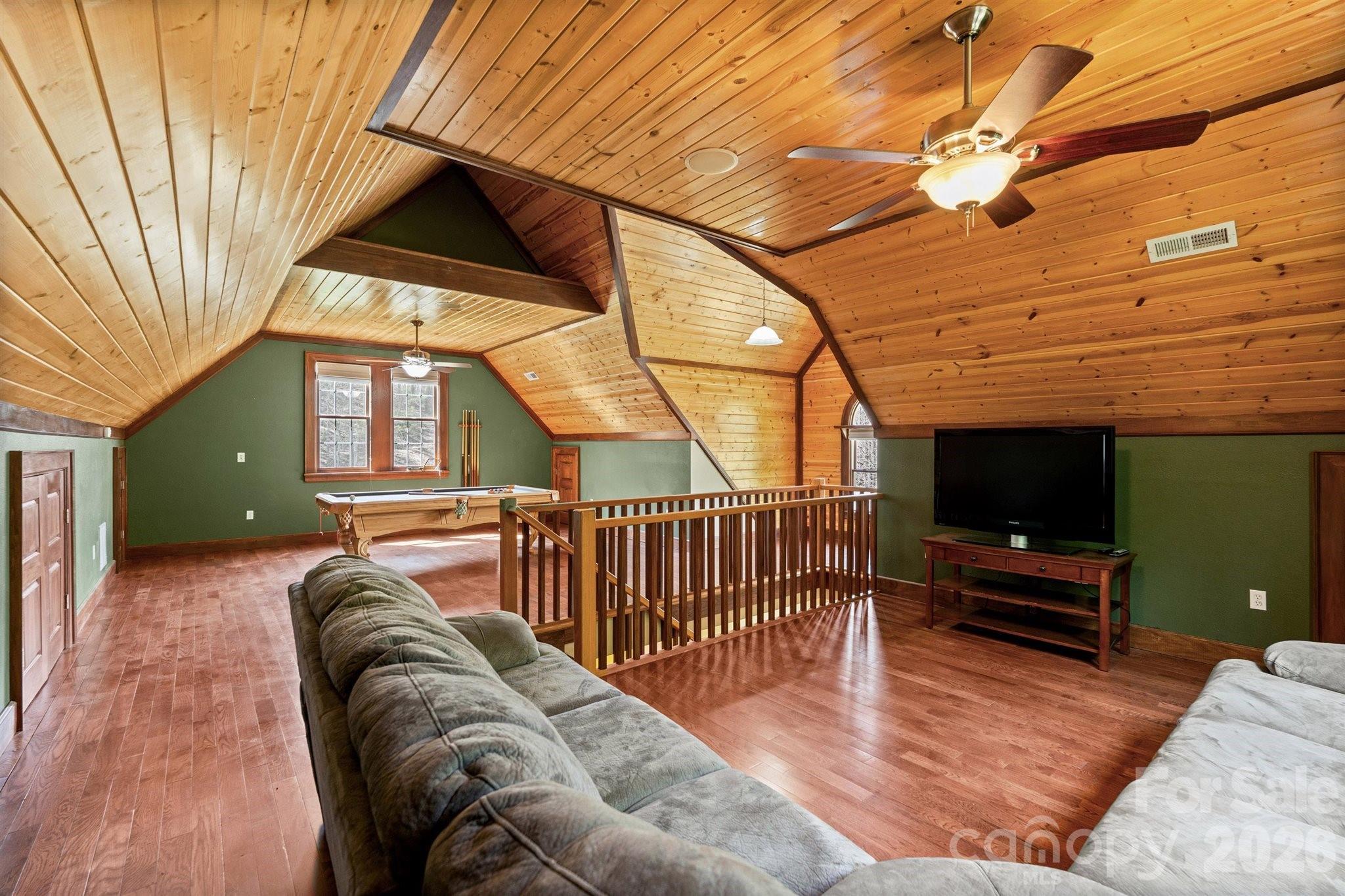 22 Pear Tree Lane Leicester NC 28748