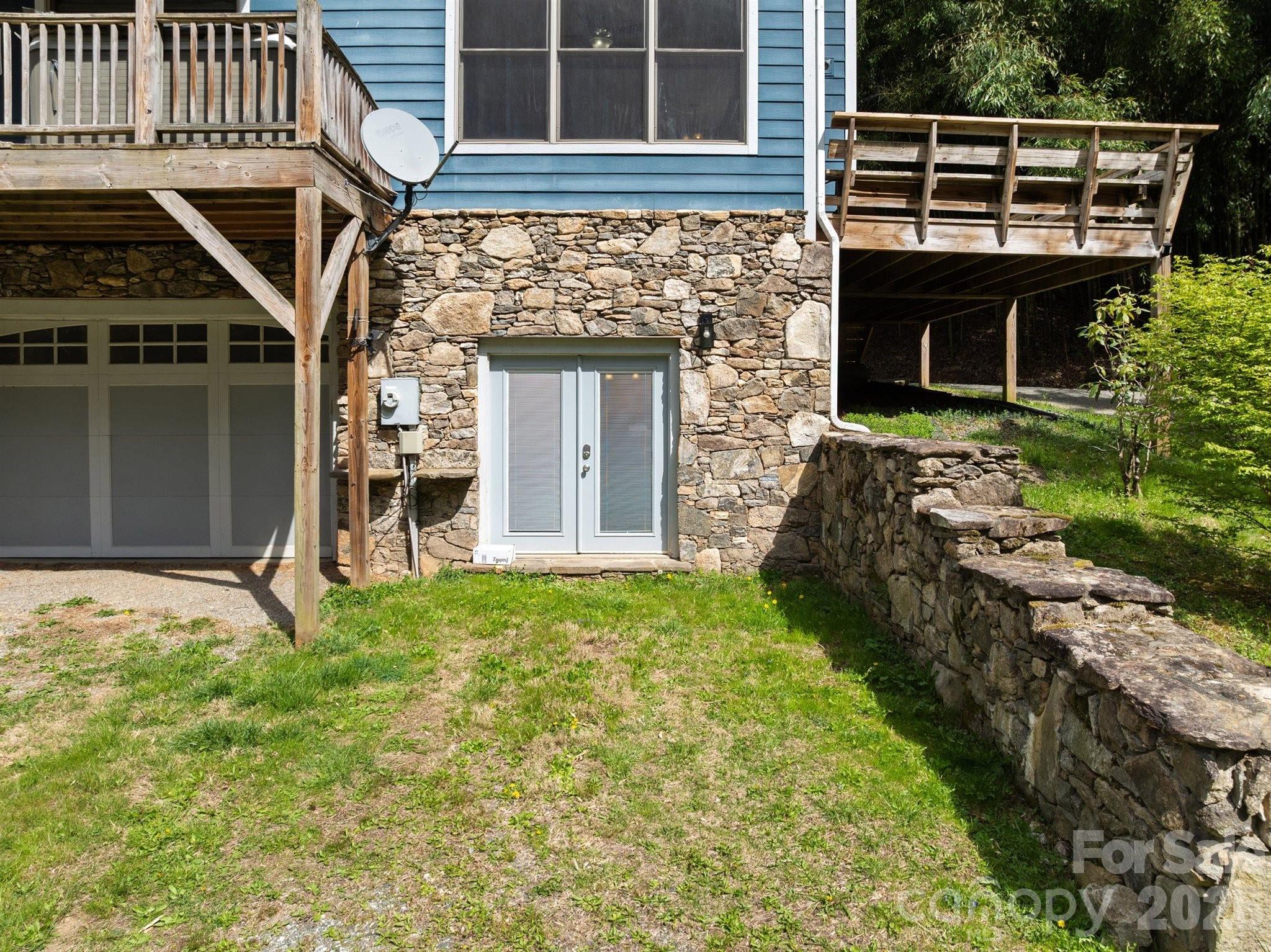 22 Pear Tree Lane Leicester NC 28748