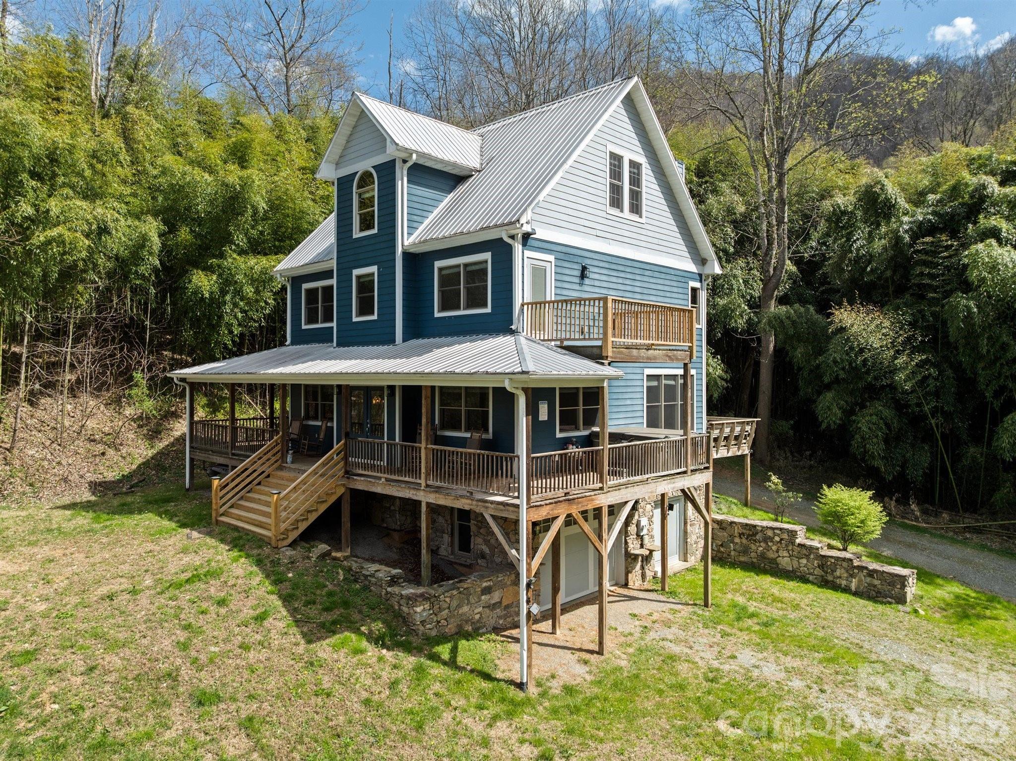 22 Pear Tree Lane Leicester NC 28748