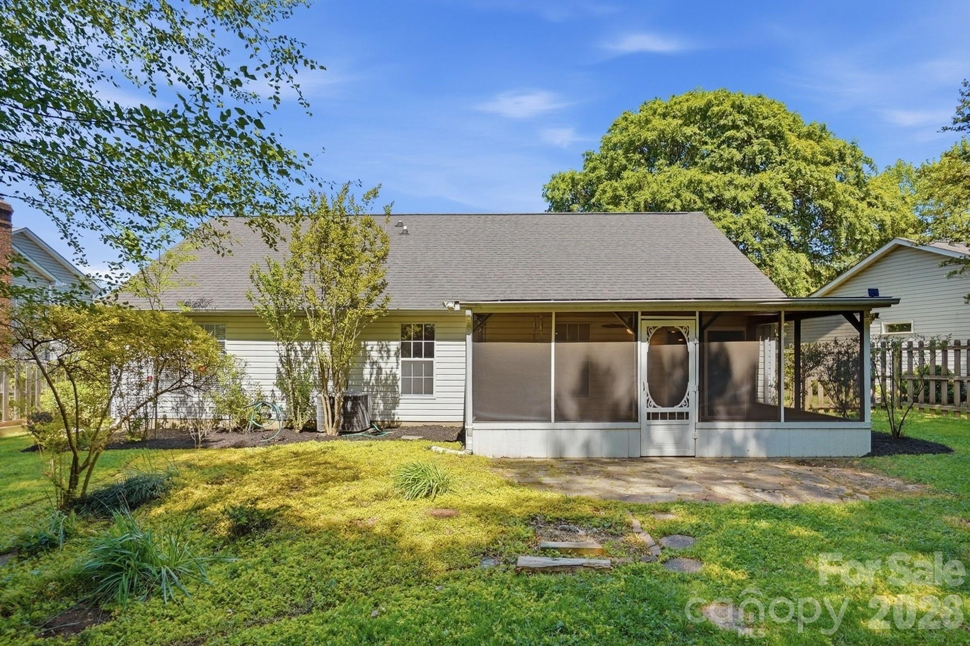 3419 Pondridge Court Charlotte NC 28269