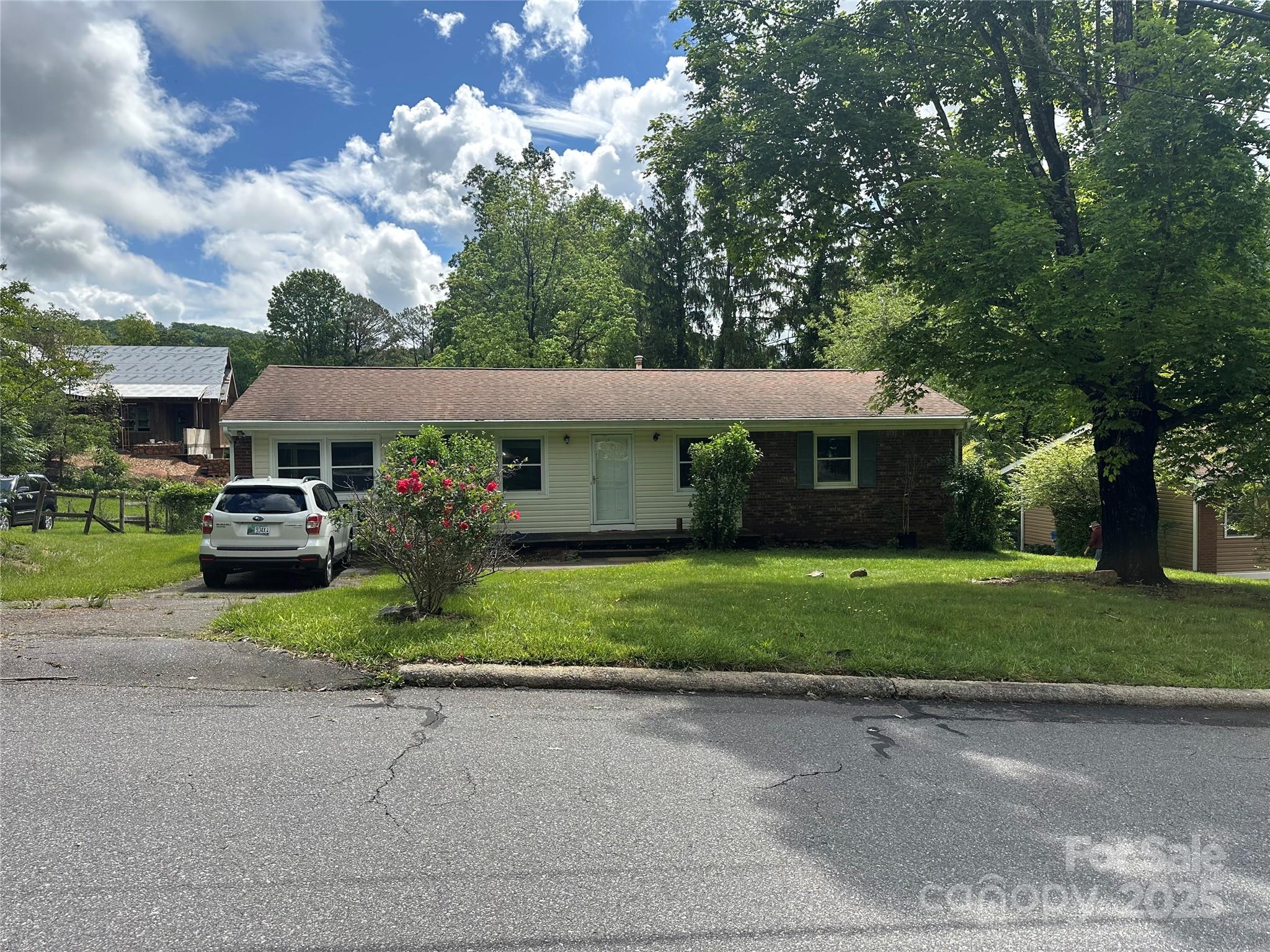 9 Hillview Road Asheville NC 28805