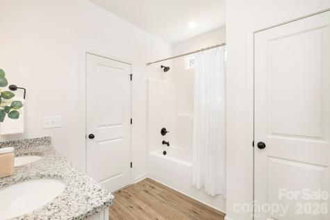528 W Todd Lane Charlotte NC 28208