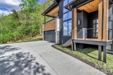 134 View Ridge Parkway Leicester NC 28748