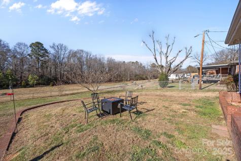 114 Valley Drive Badin NC 28009