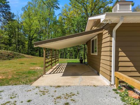 110 Persimmon Hill Court Columbus NC 28722