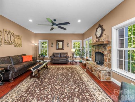350 Vista Point Drive Weaverville NC 28787