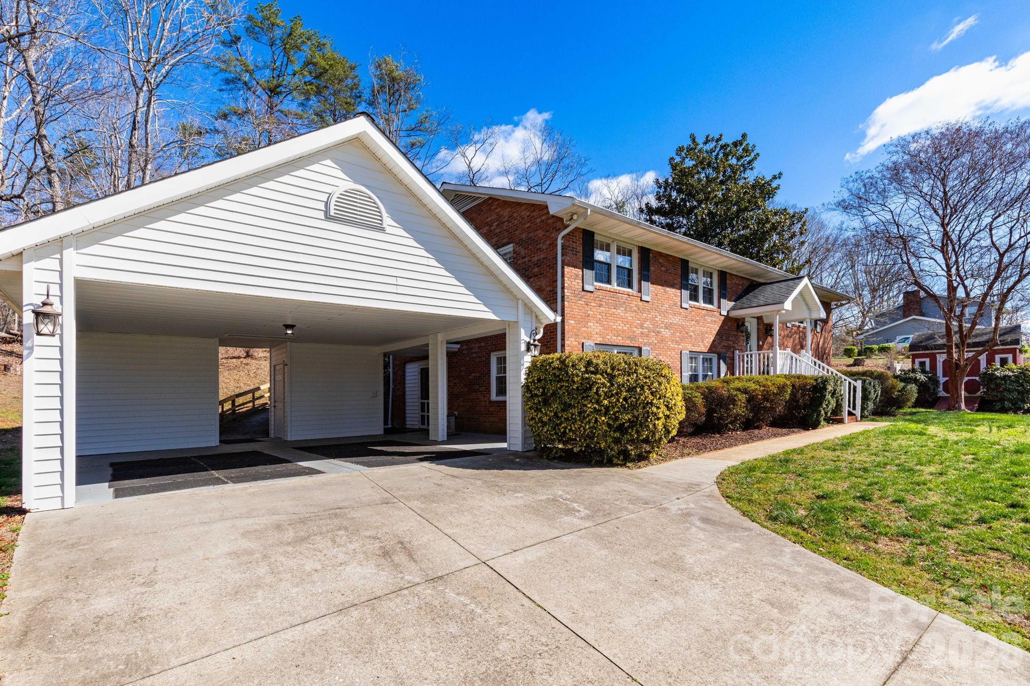 143 Devonwood Drive Marion NC 28752