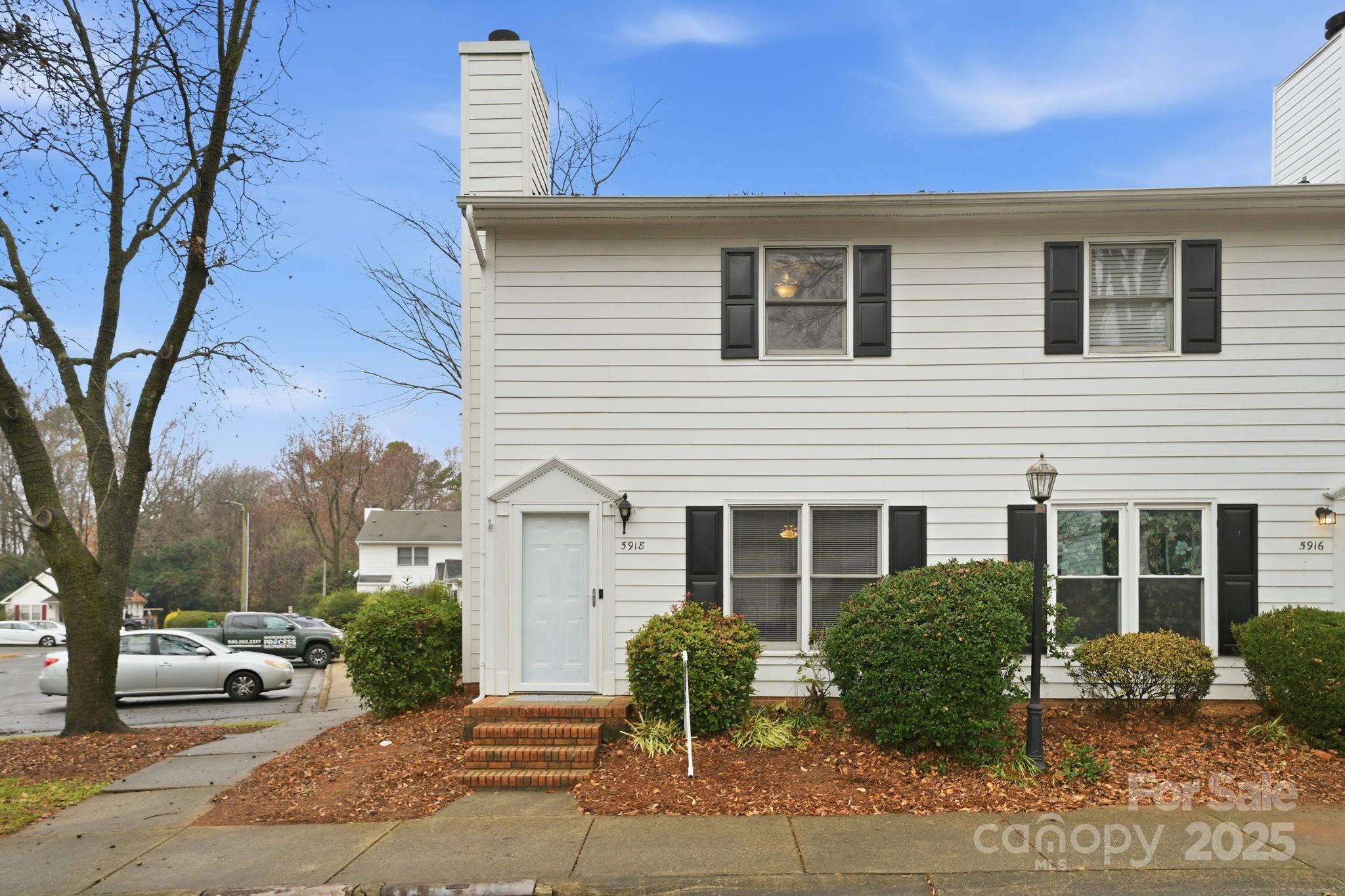 5918 Crape Myrtle Lane Charlotte NC 28216