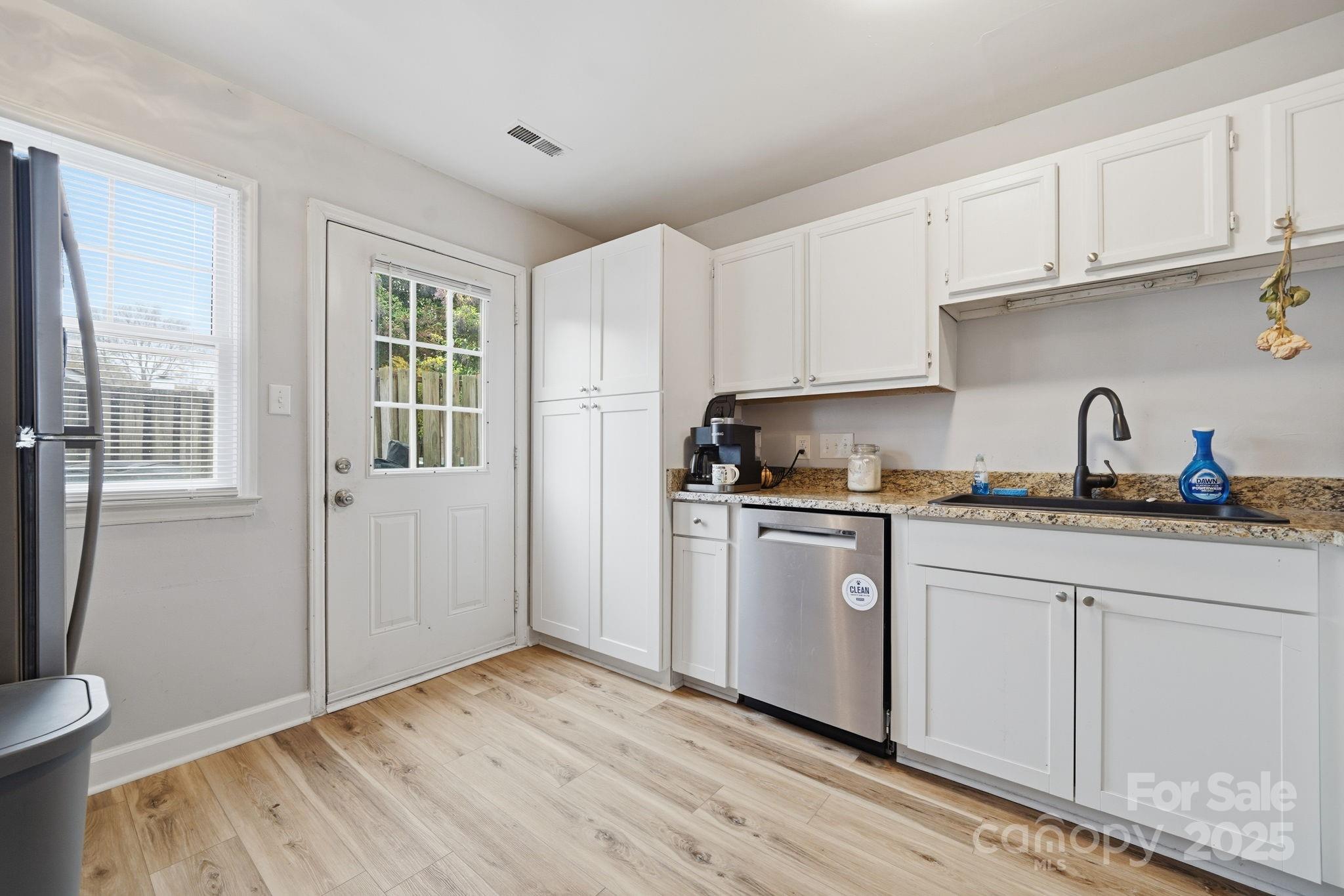 5918 Crape Myrtle Lane Charlotte NC 28216