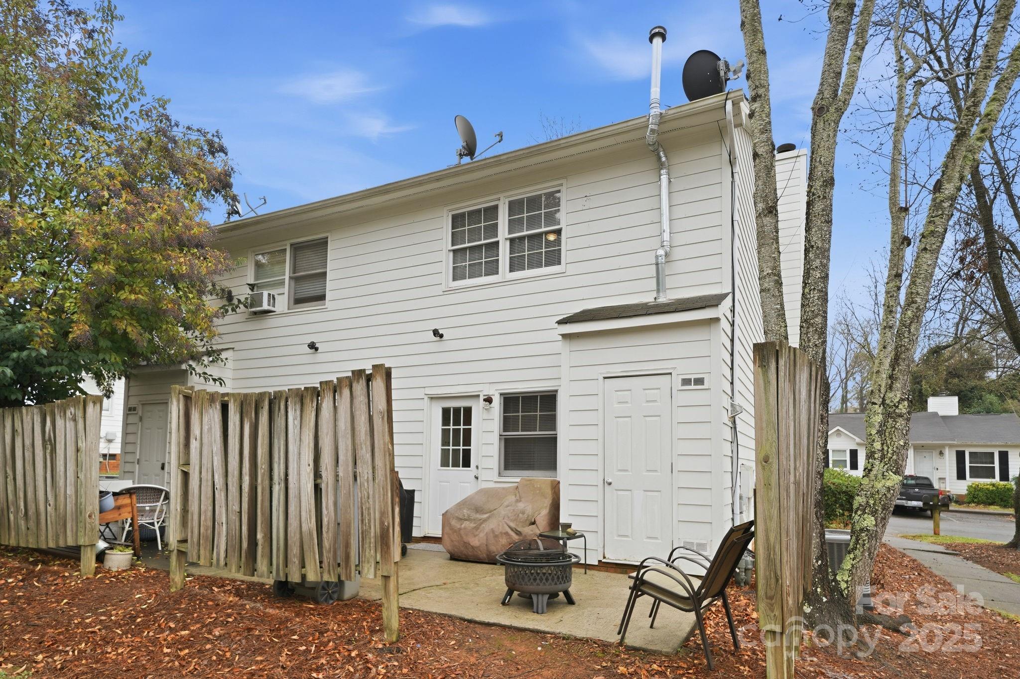 5918 Crape Myrtle Lane Charlotte NC 28216