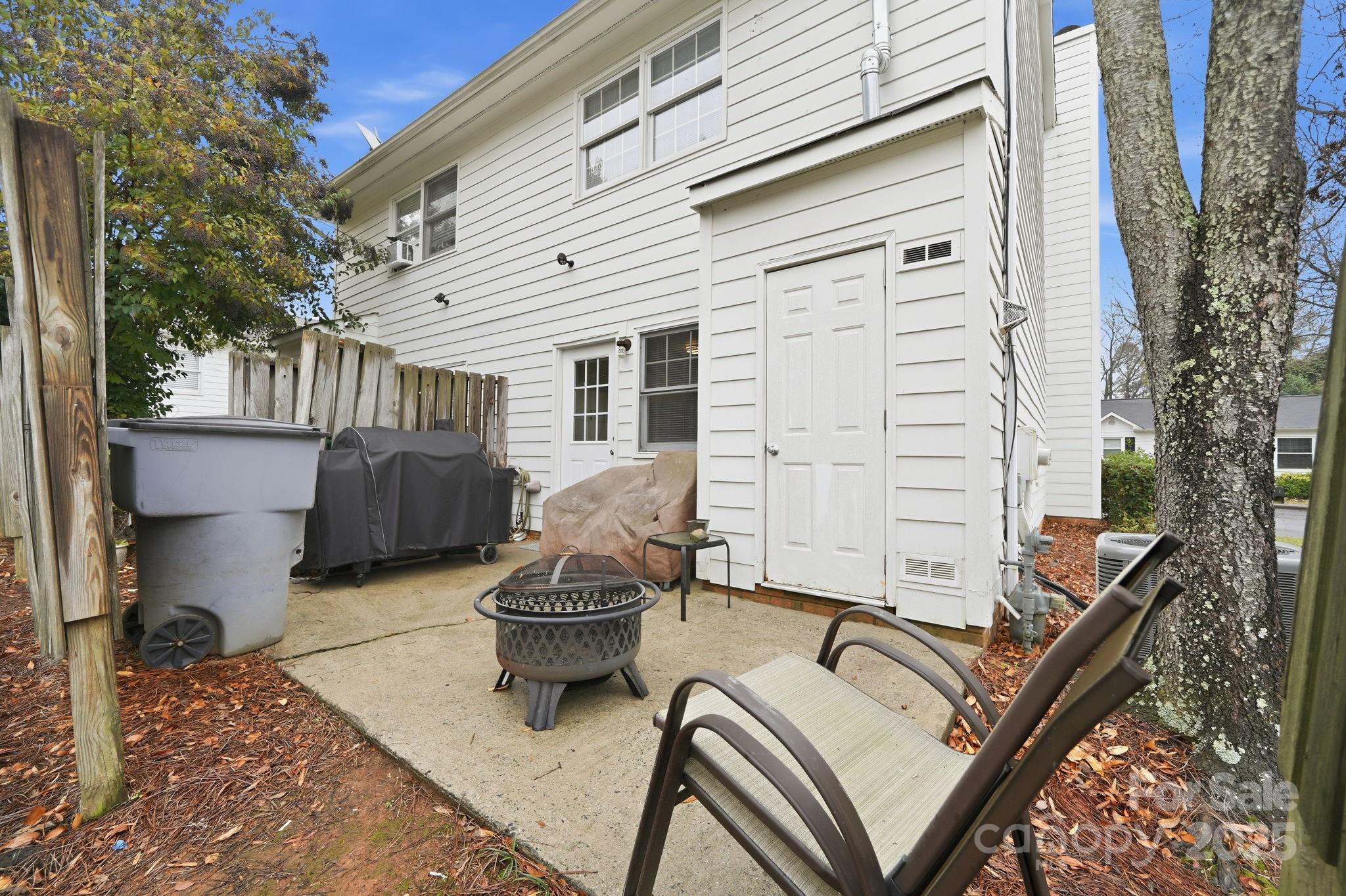 5918 Crape Myrtle Lane Charlotte NC 28216