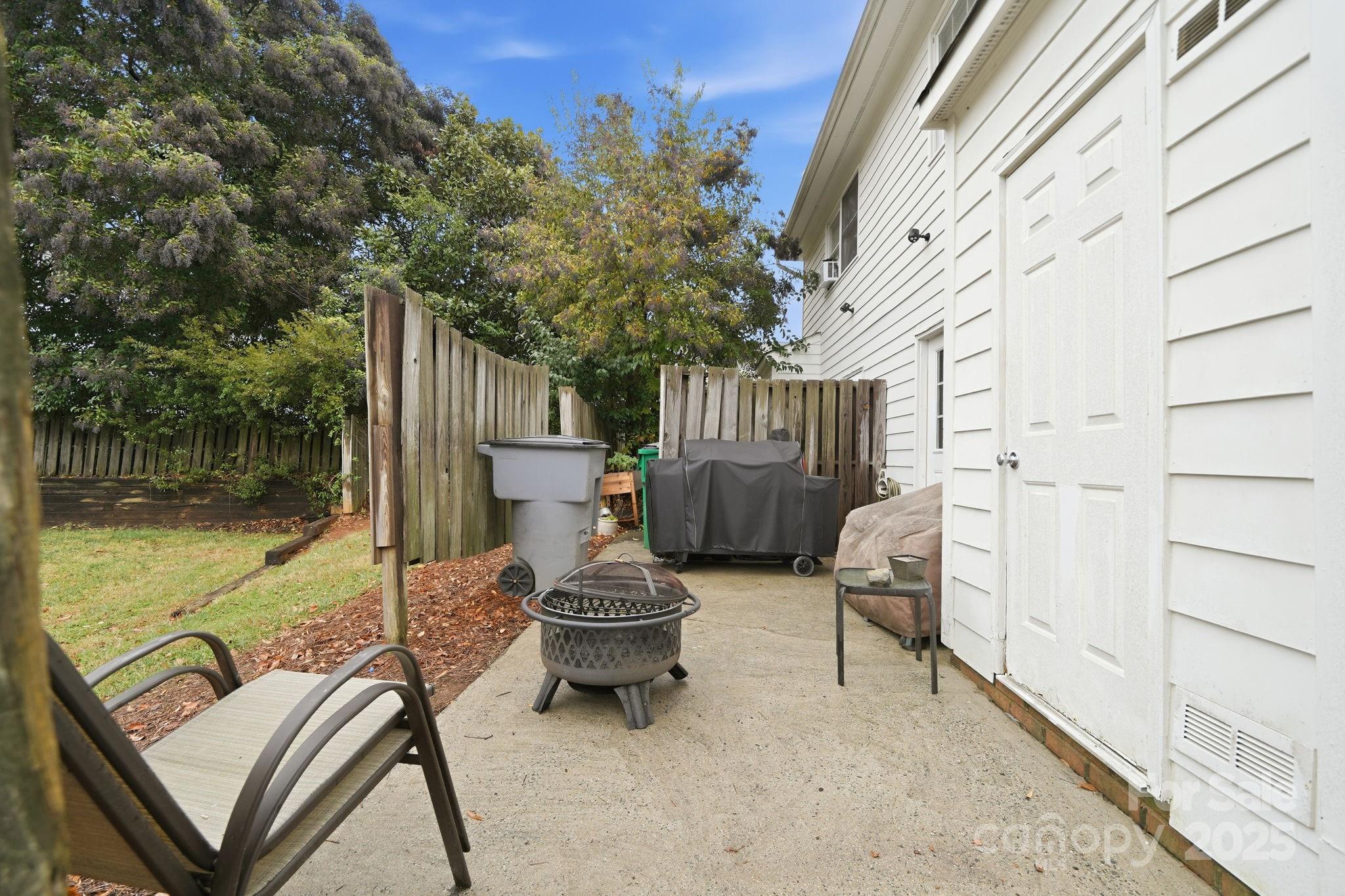 5918 Crape Myrtle Lane Charlotte NC 28216
