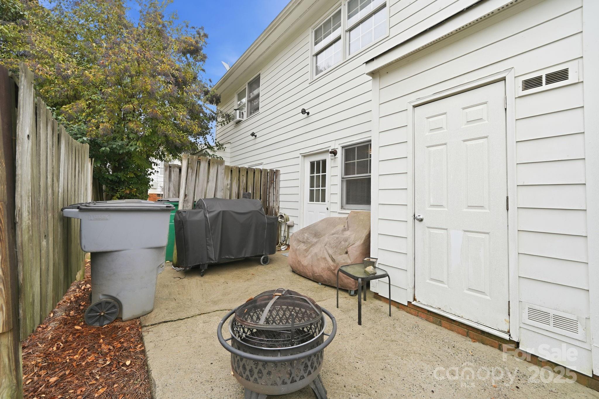 5918 Crape Myrtle Lane Charlotte NC 28216