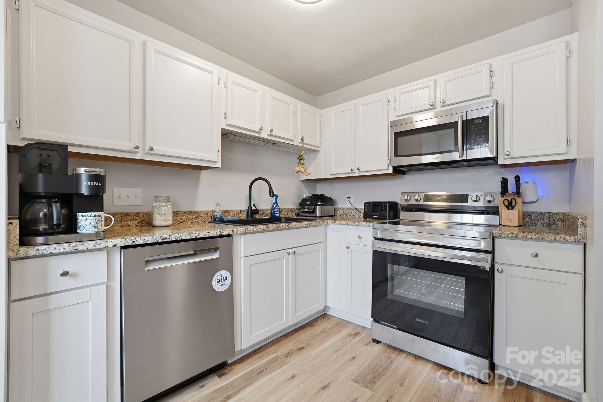 5918 Crape Myrtle Lane Charlotte NC 28216