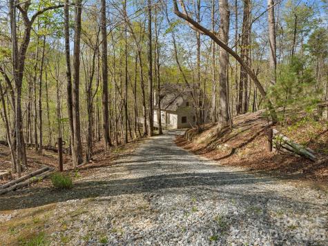 43 Hungryneck Hollow Lane Saluda NC 28773
